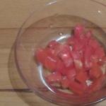 Салат с куриной грудкой и помидорами